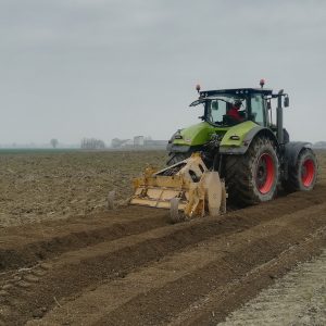 Bonifica terreno – fresatura apparati radicali con macinasassi Valentini